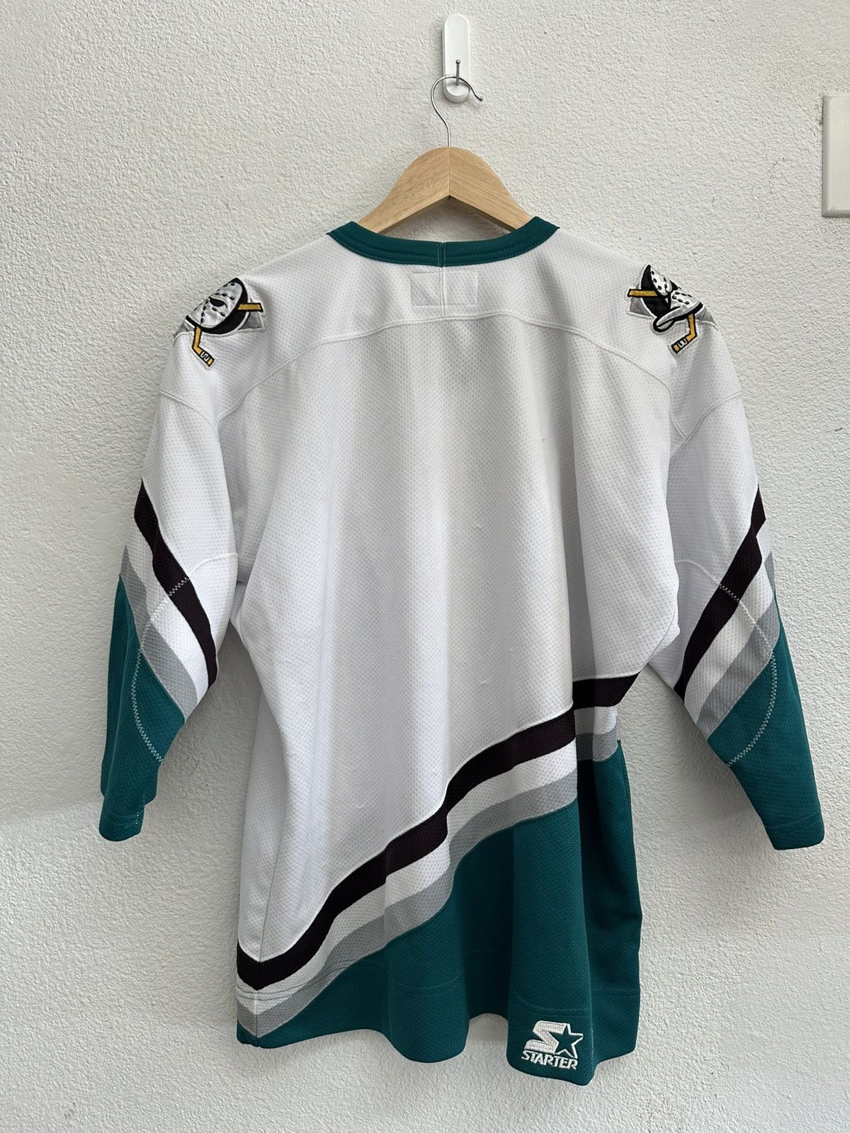 Starter 90s Mighty Ducks NHL hockey jersey Size US L / EU 52-54 / 3 - 2 Thumbnail