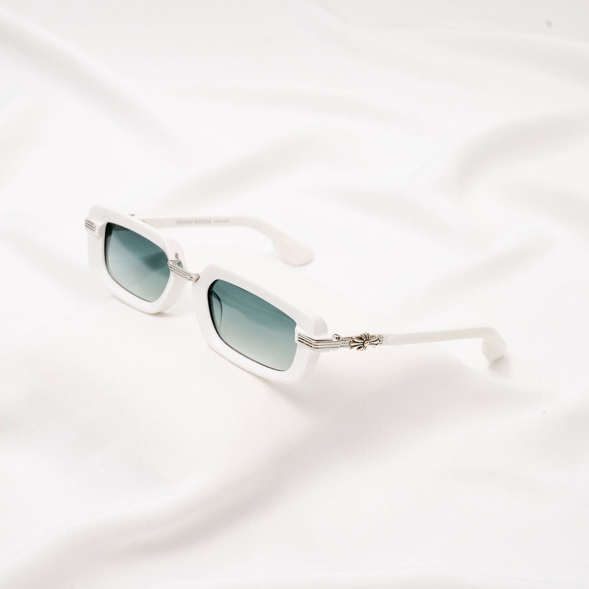Chrome Hearts CHROME HEARTS ASSTRAVAGANT WHITE SUNGLASSES Size ONE SIZE - 1 Thumbnail