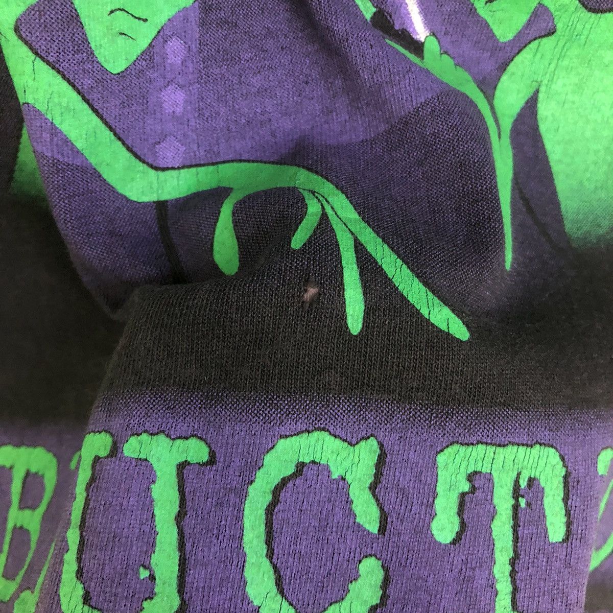 Fashion Victim VINTAGE FASHION VICTIM 96 ABDUCTION ALIEN TSHIRT Size US M / EU 48-50 / 2 - 5 Thumbnail