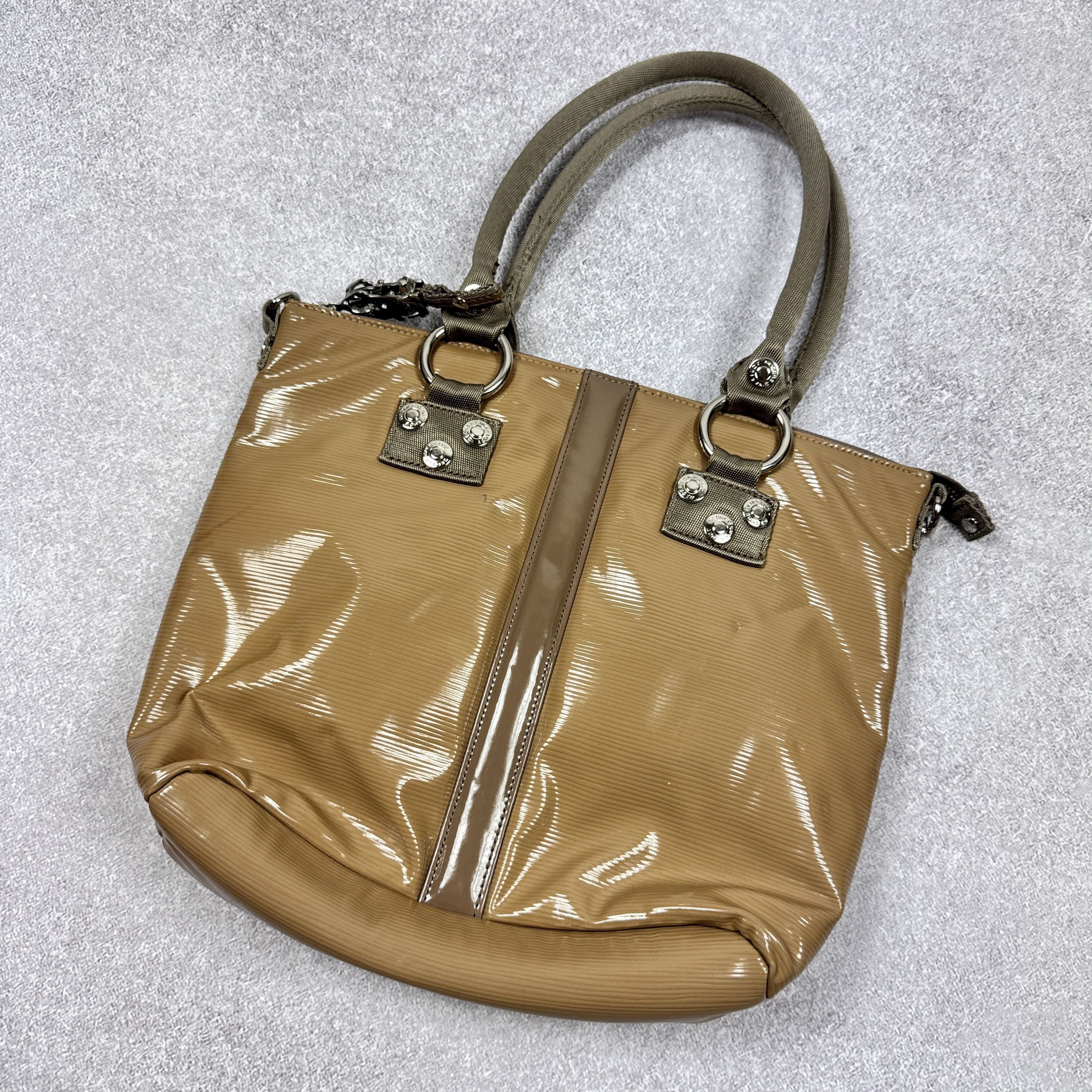 Designer × George Gina & Lucy GGL GEORGE GINA & LUCY FAINAWAY GLOSS HANDLE BAG Size ONE SIZE - 7 Thumbnail