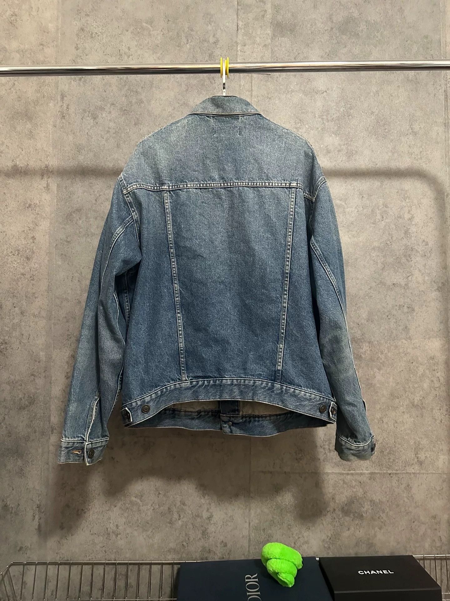 Balenciaga Balenciaga Distressed Denim Jacket Men's Size US S / EU 44-46 / 1 - 4 Thumbnail