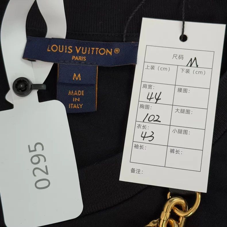 Louis Vuitton Louis Vuitton Chain logo rabbit ear tie short sleeve Size M / US 6-8 / IT 42-44 - 2 Thumbnail