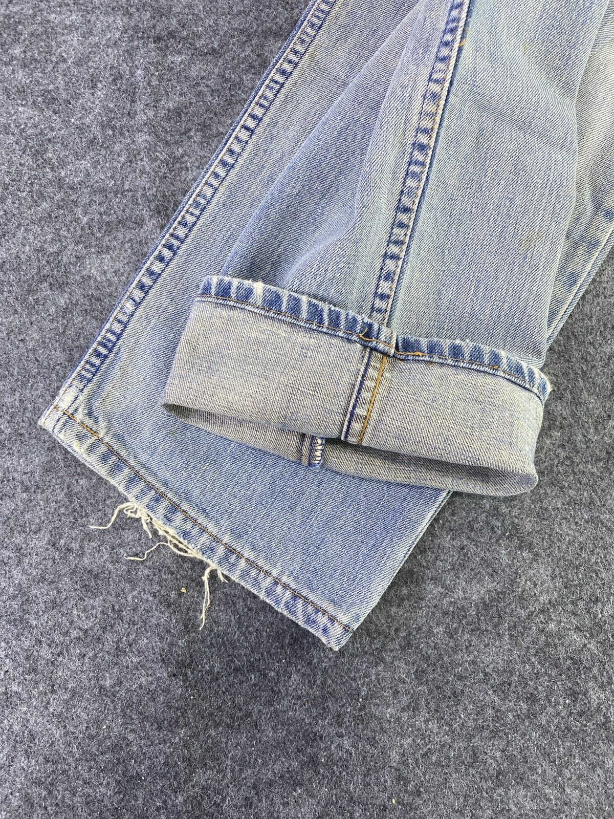 Jean × Levi's × Vintage VINTAGE LEVIS 519 DISTRESS BLUE WASH JEANS - J911 Size US 29 - 9 Thumbnail