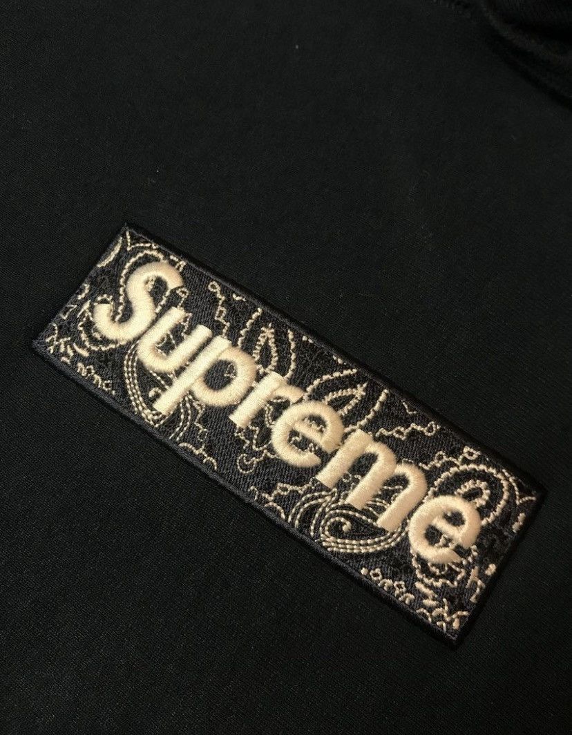 Supreme Supreme Bandana Box Logo Hoodie Navy Medium Size US M / EU 48-50 / 2 - 3 Thumbnail