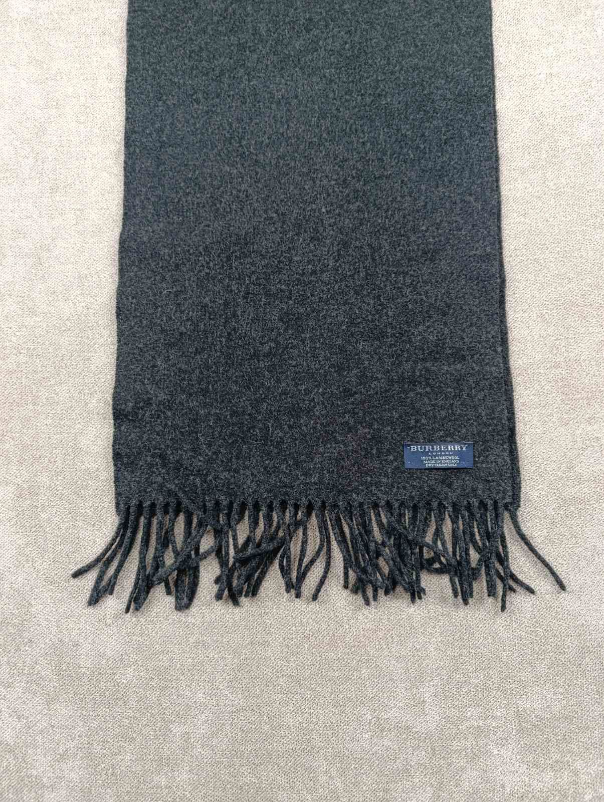 Burberry BURBERRY VINTAGE LAMB WOOL SCARF UNISEX Size ONE SIZE - 14 Thumbnail
