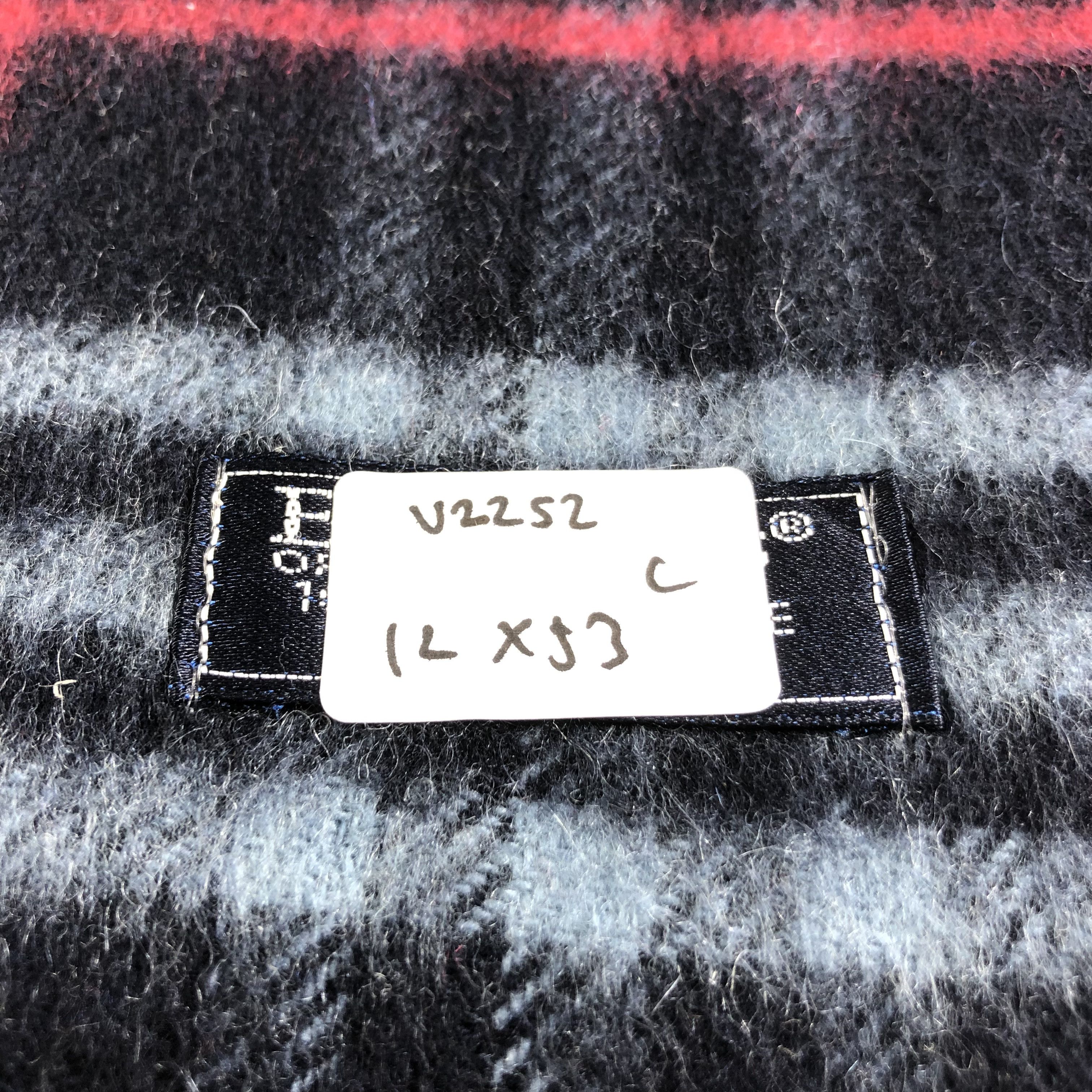 Burberry Burberrys Nova Check Cashmere Scarf Muffler Neckwear V2252 Size ONE SIZE - 5 Thumbnail