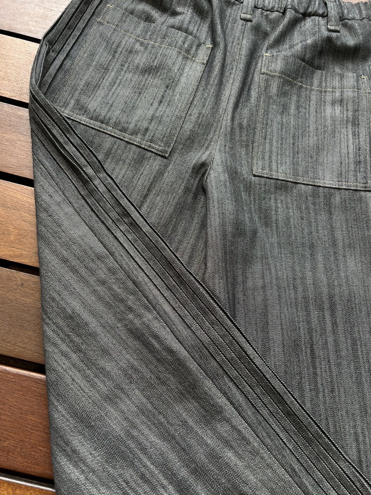 Issey Miyake Issey Miyake Men IM Side Pleated Denim Pants Size US 30 / EU 46 - 8 Thumbnail