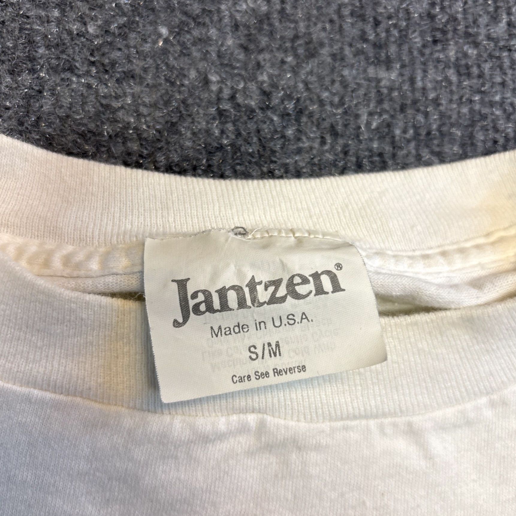 Jantzen VINTAGE Jantzen 90s T-Shirt Graphic Permanent Vacation Men’s S/M White T-Shirt Mens M White 90s Graphic Permanent Vacation Jantzen Shirt Size US M / EU 48-50 / 2 - 2 Thumbnail