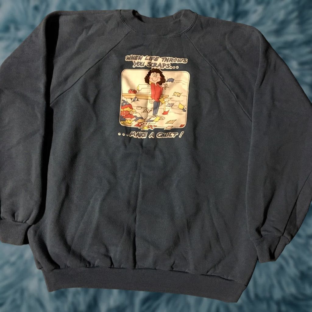 Hanes VINTAGE Hanes Sweatshirt XL 80s 90s Make A Quilt Striped Blue Women's Regular Crew Fun Grunge USA Size XL / US 12-14 / IT 48-50 - 1 Thumbnail