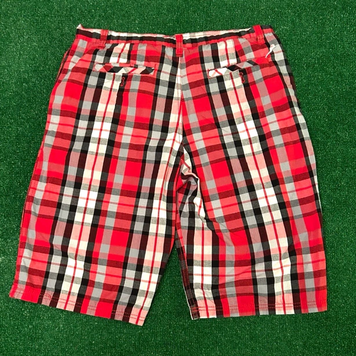 Southpole VINTAGE SouthPole Plaid Shorts Hip Hop Grunge Y2K Red White Black Mens 36 Size US 36 / EU 52 - 2 Thumbnail