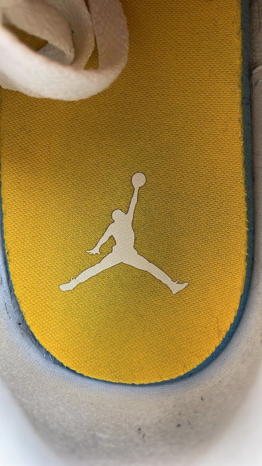 Jordan Brand × Nike 10W/8.5M - Air Jordan 3 Retro Laser Orange Size Size US 8.5 / EU 41-42 - 8 Thumbnail
