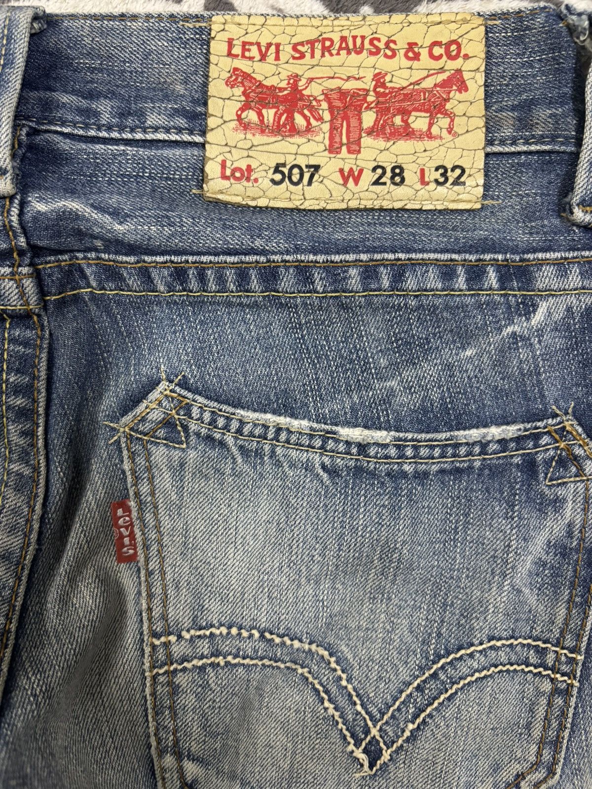Levi's Vintage Levis 507 Cracked Wash Flare Distressed Cargo Jeans Size US 29 - 13 Thumbnail