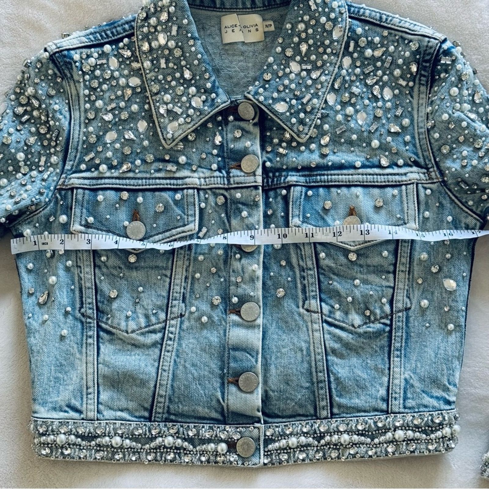 Alice + Olivia NWOT! Alice + Olivia Nelson Embellished Denim Jacket Size XS Size XS / US 0-2 / IT 36-38 - 14 Thumbnail