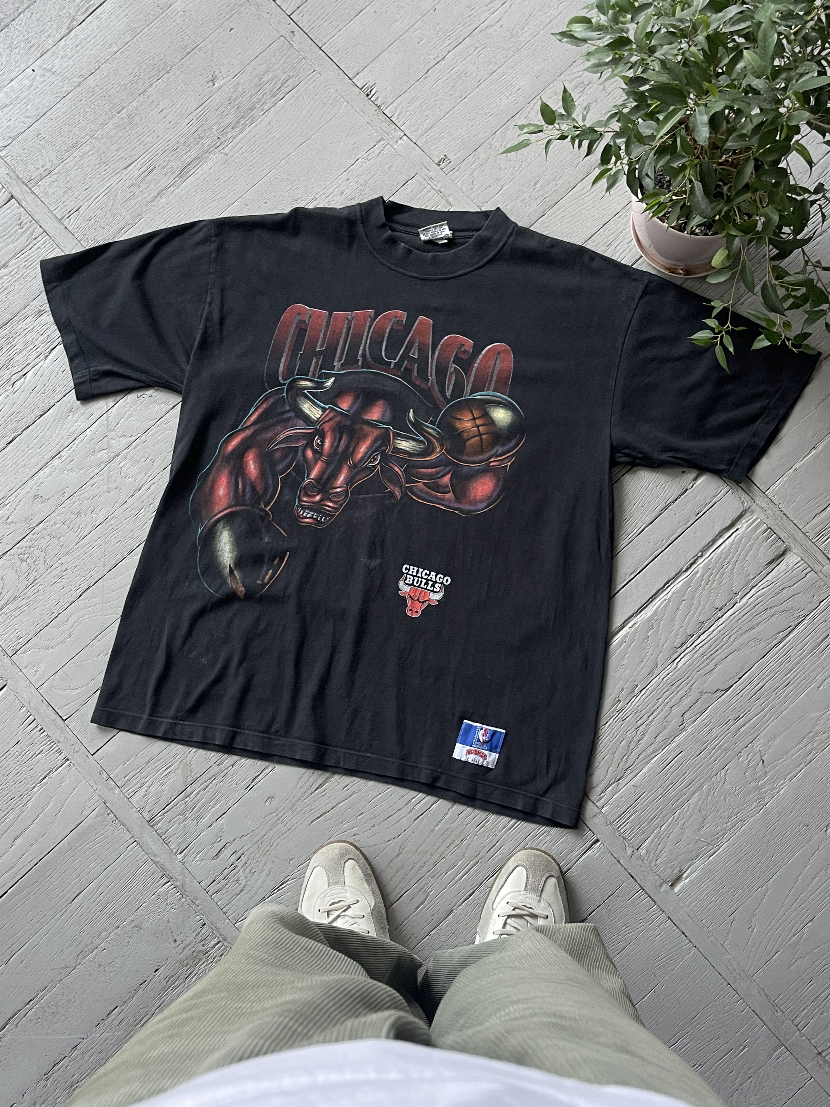 Image of Vintage 90's Chicago Bulls Nutmeg Tee Shirt in Black, Men's (Size XL)