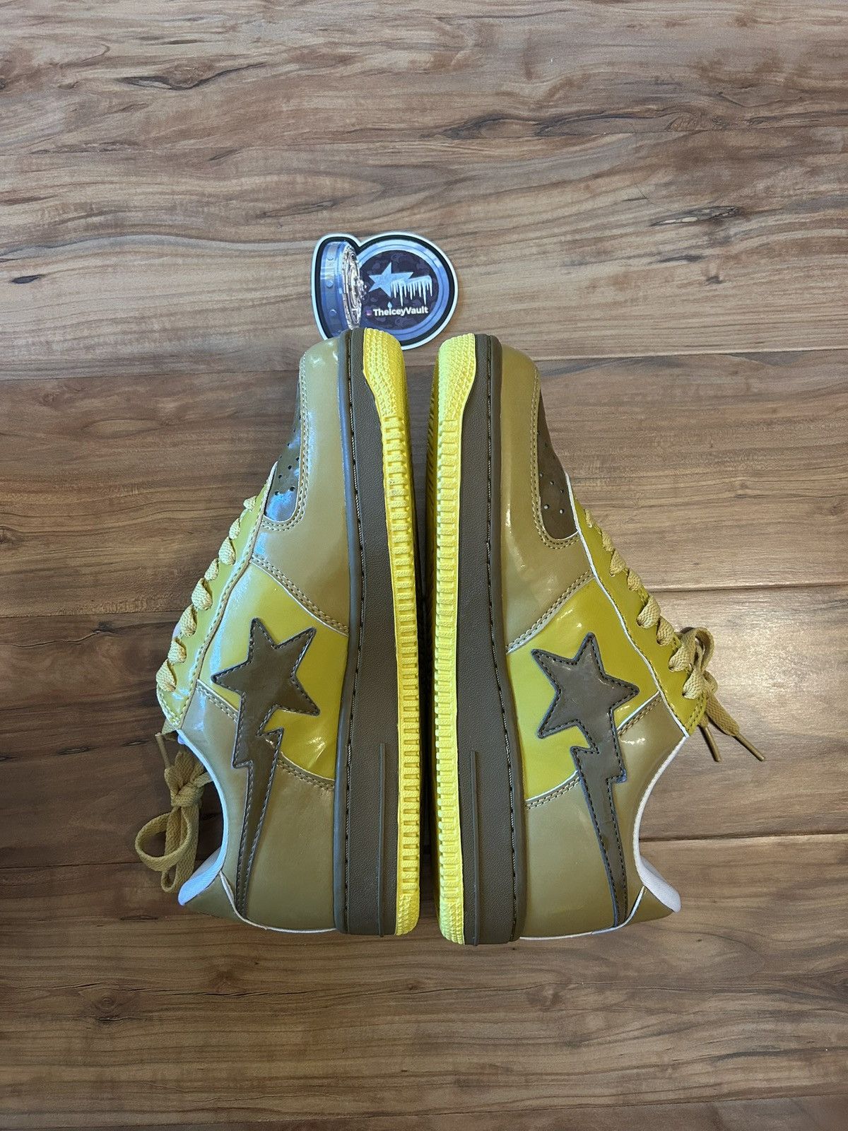 Bape NEW Bape Gold Members Exclusive Bapestas Size US 9 / EU 42 - 5 Thumbnail