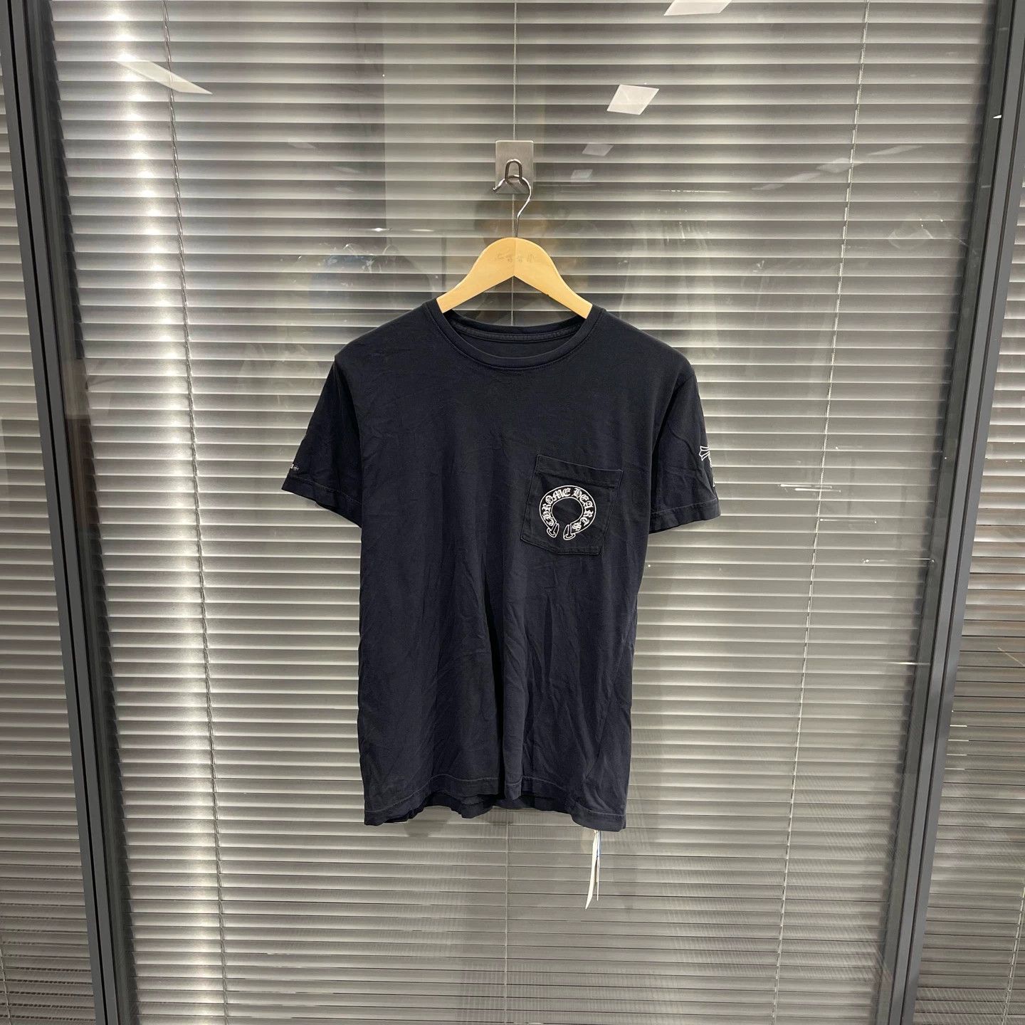 Chrome Hearts Chrome Hearts Black Horse Shoe Tri-Element SS Tee M 9/10 Size US M / EU 48-50 / 2 - 1 Thumbnail