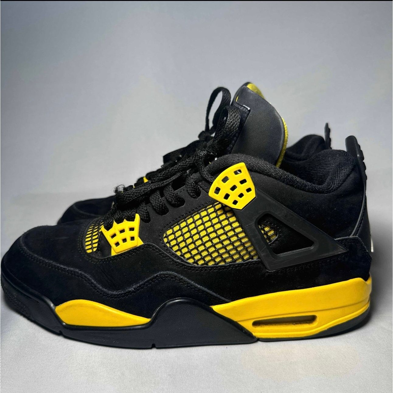 Jordan Brand × Nike Size 9 - Nike Air Jordan 4 Retro Thunder 2023 Men's Shoes Size US 9 / EU 42 - 9 Thumbnail