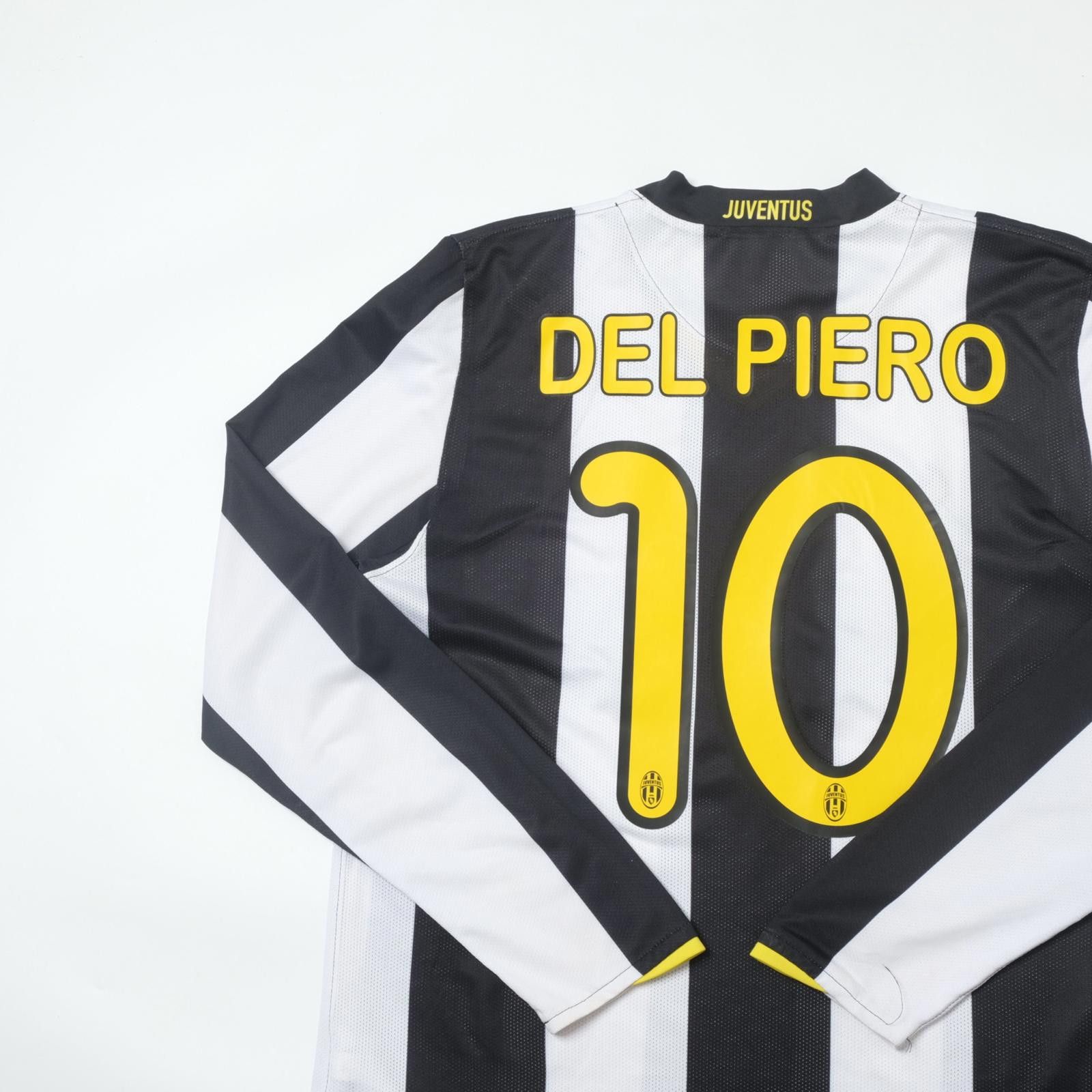 Nike 2008/09 Juventus Home Shirt Nike Del Piero (M/L) Size US M / EU 48-50 / 2 - 4 Thumbnail
