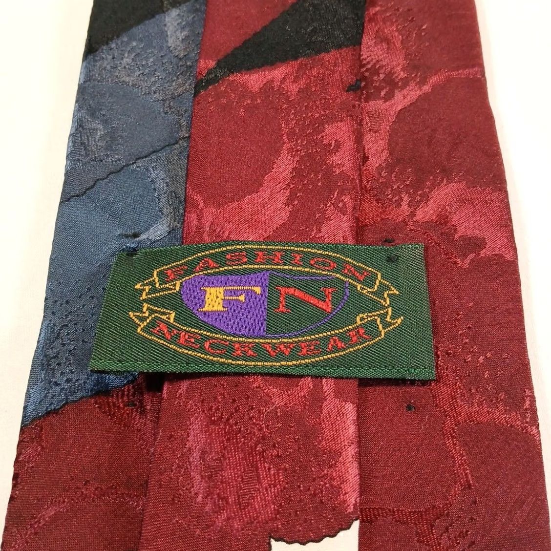 Vintage Fashion Tie Silk Red White Blue Black Abstract Pattern 55" x 3.75" Pointed Men Neckwear Classic Width Vintage? Size ONE SIZE - 4 Thumbnail