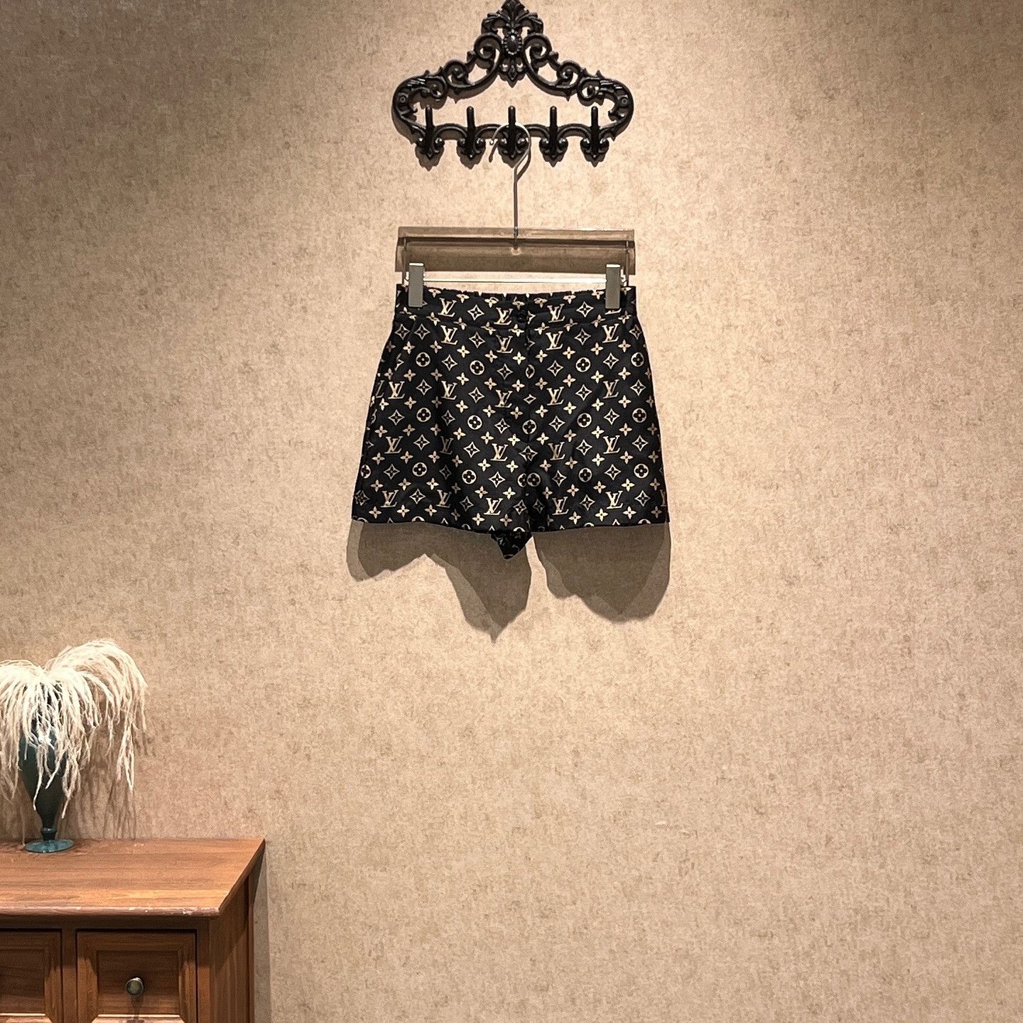 Louis Vuitton Louis Vuitton Monogram Silk Shorts Size 34 Size 24" / US 00 / IT 34 - 1 Thumbnail