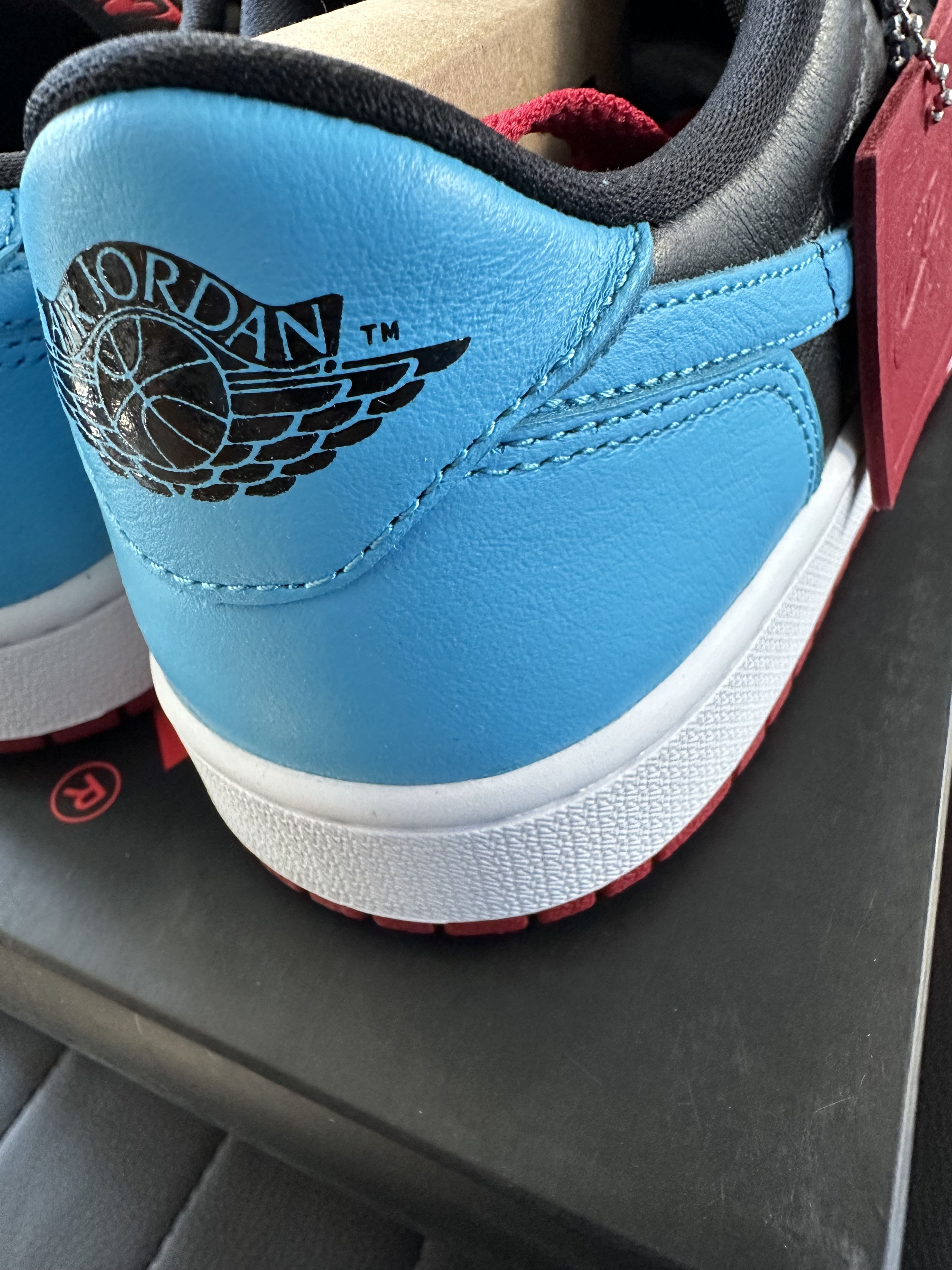 Jordan Brand × Nike WMNS JORDAN 1 RETRO LOW OG "NC TO CHI" Size US 8 / IT 38 - 8 Thumbnail