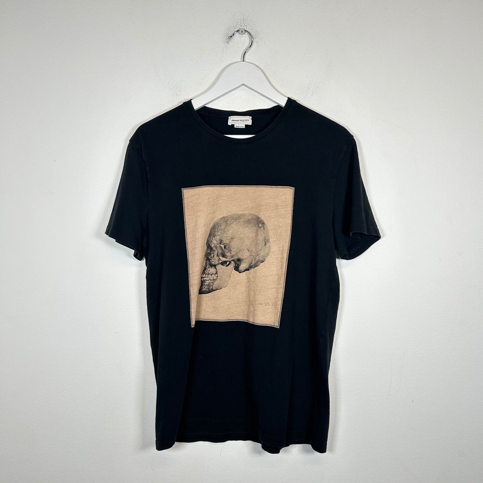 Tシャツ・カットソー alexander mcqueen SS25 T-SHIRT WITH LOGO (828419 QTADT0571) Alexander McQueen ALEXANDER MCQUEEN Men T-Shirts 828419