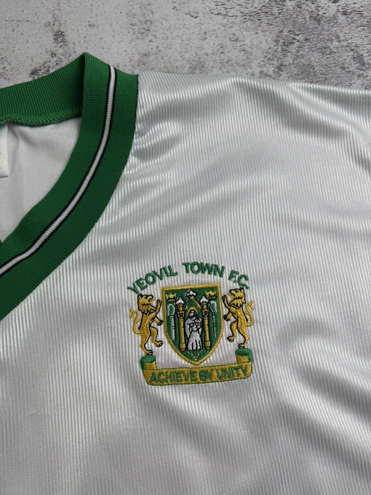 Vintage Vintage 90s Yeovil Town 2002/2003 White Football Soccer Jersey T Shirt Tee Size US L / EU 52-54 / 3 - 8 Thumbnail