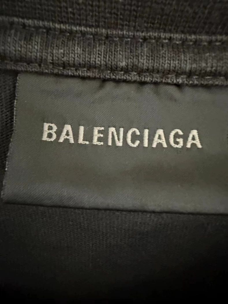 Balenciaga Balenciaga Front and rear fuzzy logo short sleeves Size US L / EU 52-54 / 3 - 3 Thumbnail