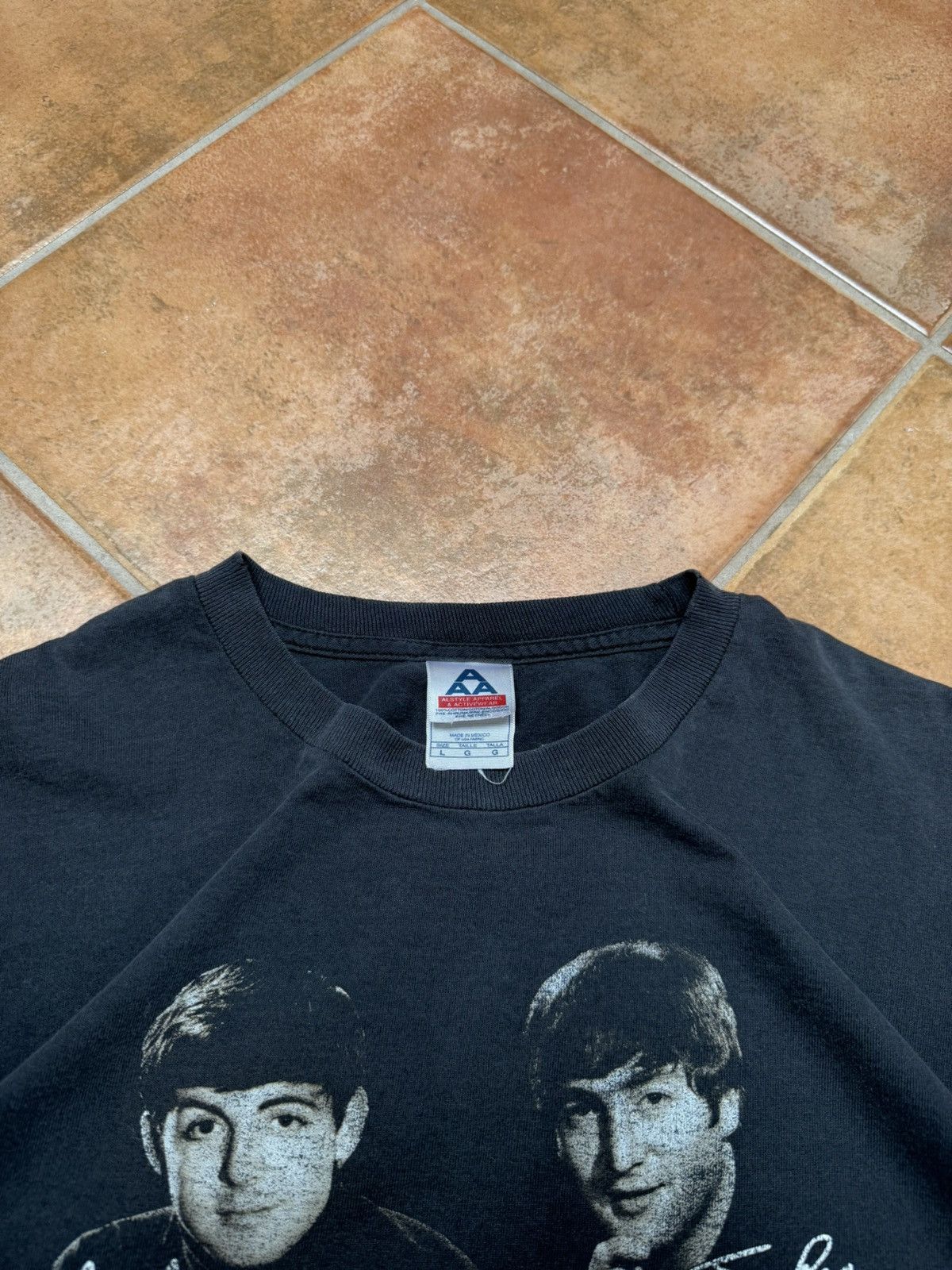 Band Tees Y2k Faded Beatles Band tee Size US L / EU 52-54 / 3 - 6 Thumbnail