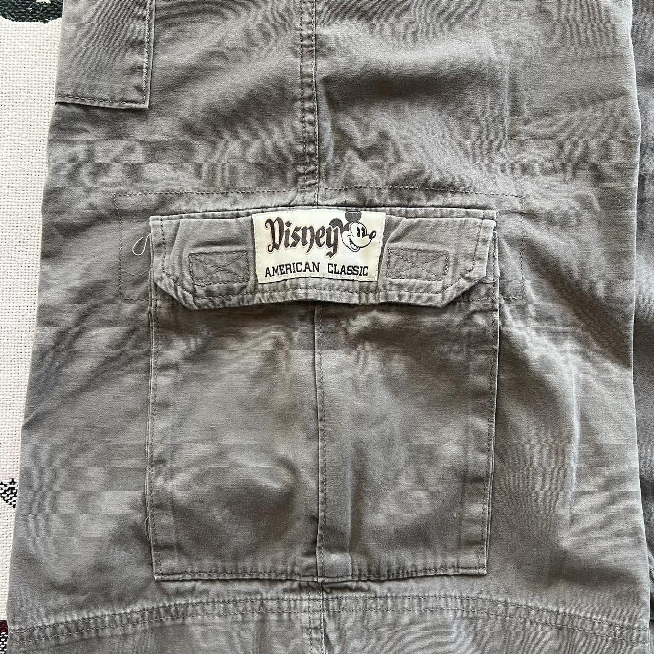 Disney Crazy Vintage Y2K/2000s Baggy DisneyLand Resort Disney Essential Cargo Shorts! Size US 44 / EU 60 - 4 Thumbnail