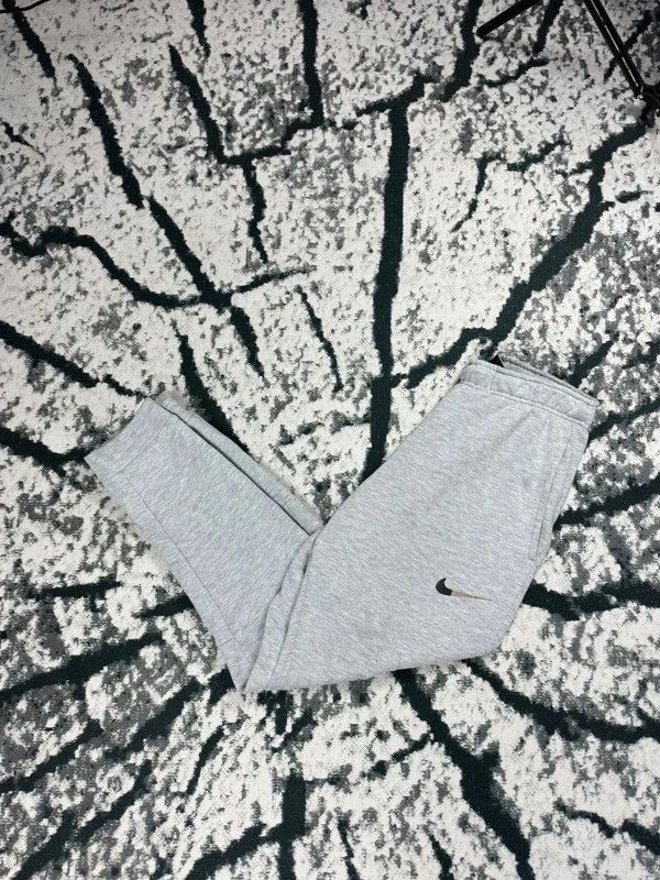 Nike Nike Dri fit tracksuit pants gray M logo Size US 32 / EU 48 - 1 Thumbnail