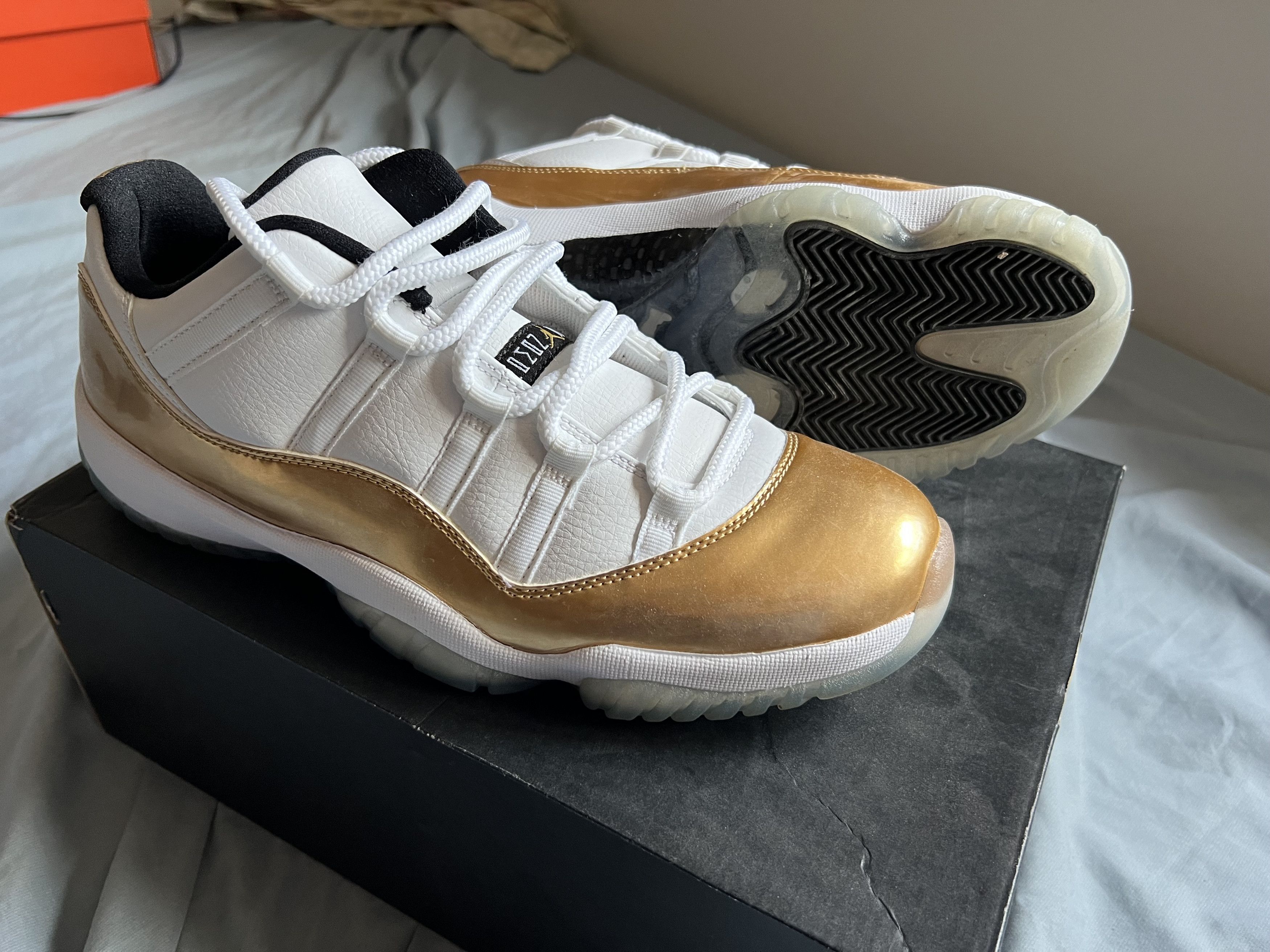 Air Jordan 11 Retro “Closing Ceremony” Men size 8 Air Jordan 11 Retro Closing Ceremony Gold Size 10 main image 3