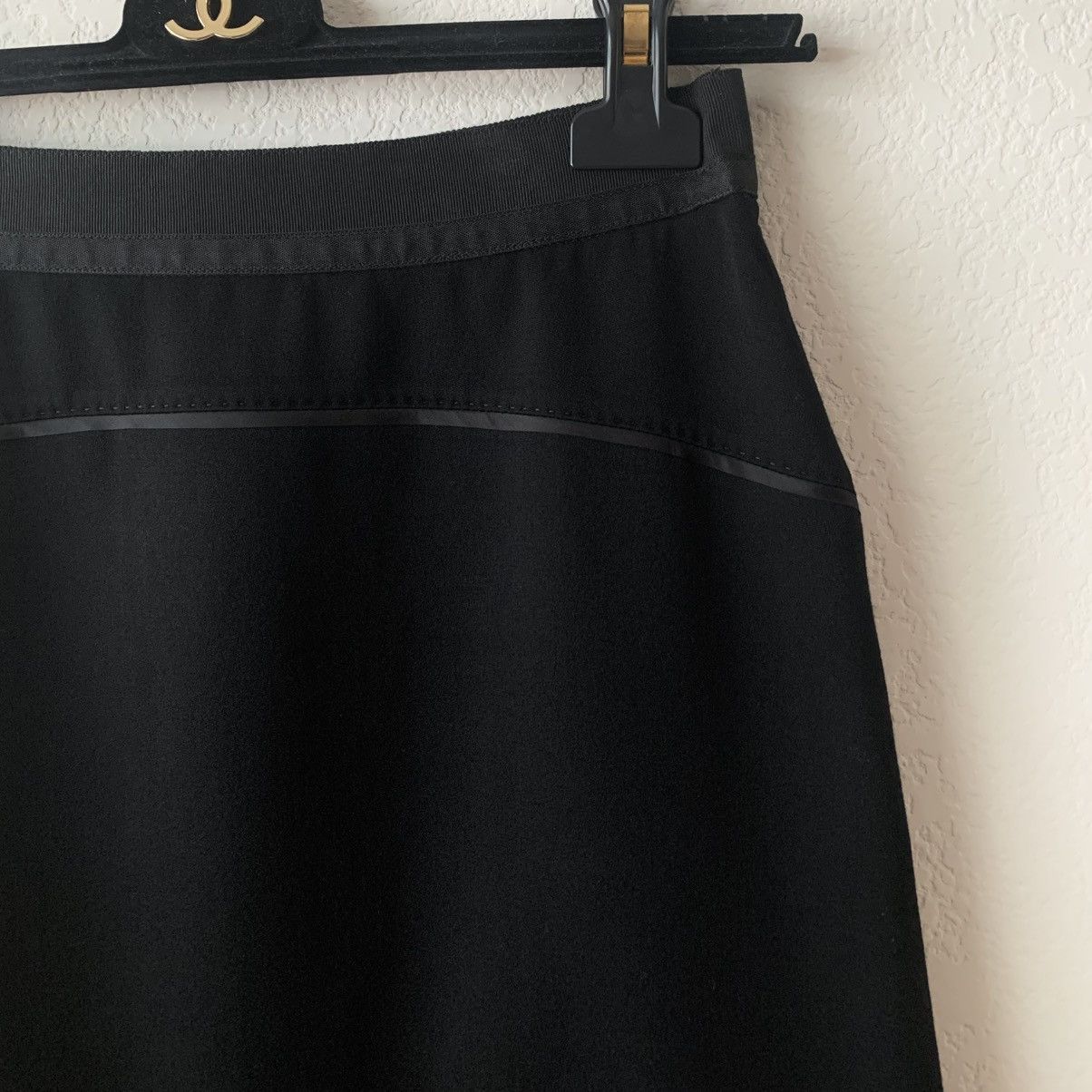 Louis Vuitton Louis Vuitton 100% wool skirt Size 24" / US 00 / IT 34 - 9 Thumbnail