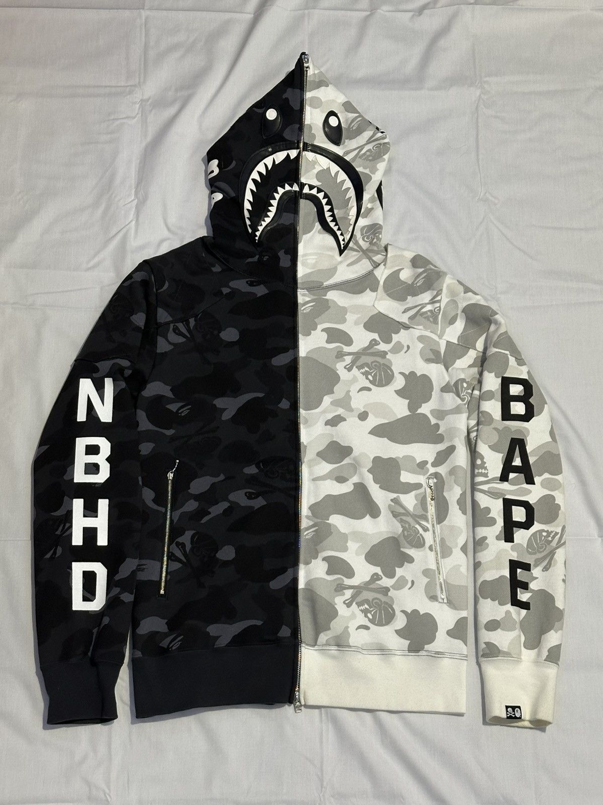 Bape × Neighborhood BAPE × NEIGHBORHOOD Split Shark Full-Zip Hoodie Size US XL / EU 56 / 4 - 1 Thumbnail