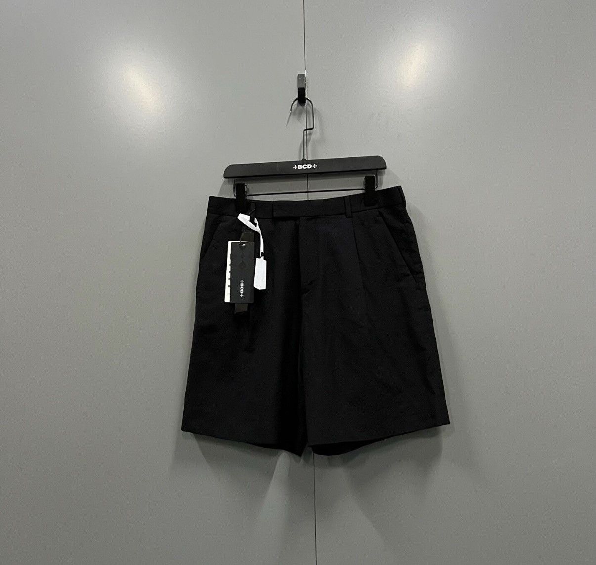 Dior Dior Black Shorts J41 Size 32" / US 10 / IT 46 - 1 Thumbnail