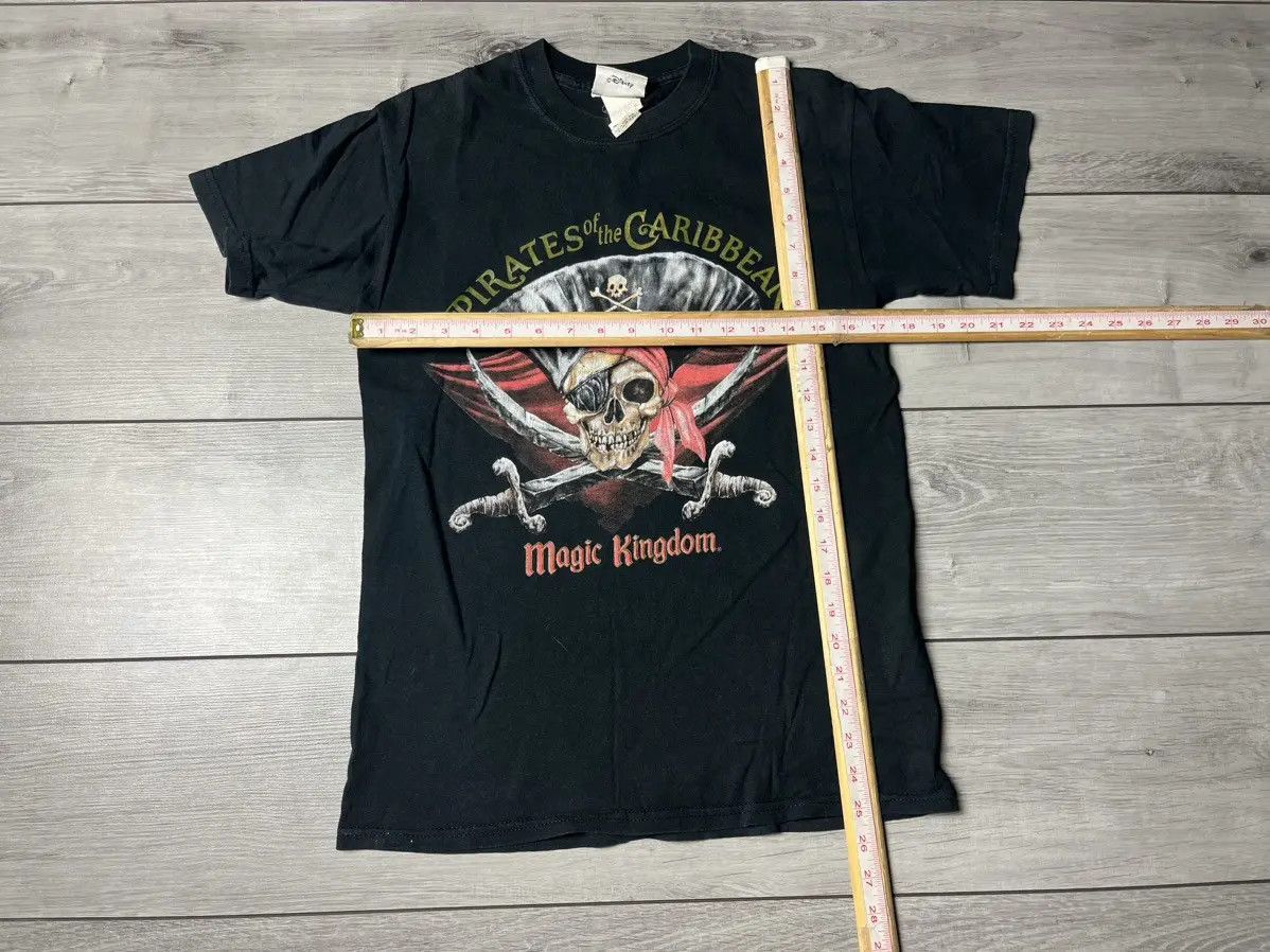 Band Tees Movie Pirates of the Caribbean Tshirt Magic Kingdom size L Size US S / EU 44-46 / 1 - 5 Thumbnail
