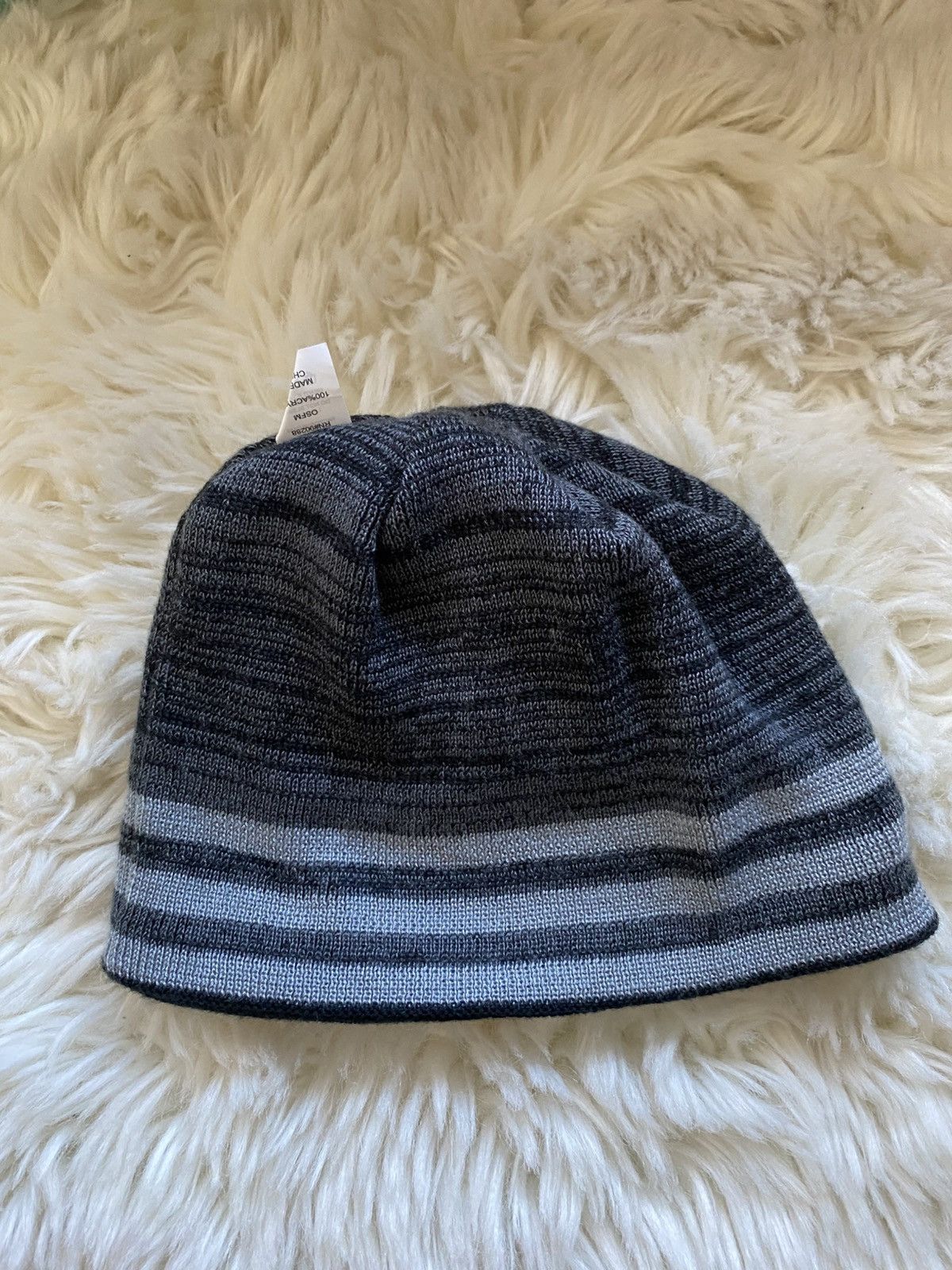 Adidas Vintage Reversible Adidas Beanie Three Stripe Y2K Size ONE SIZE - 4 Thumbnail