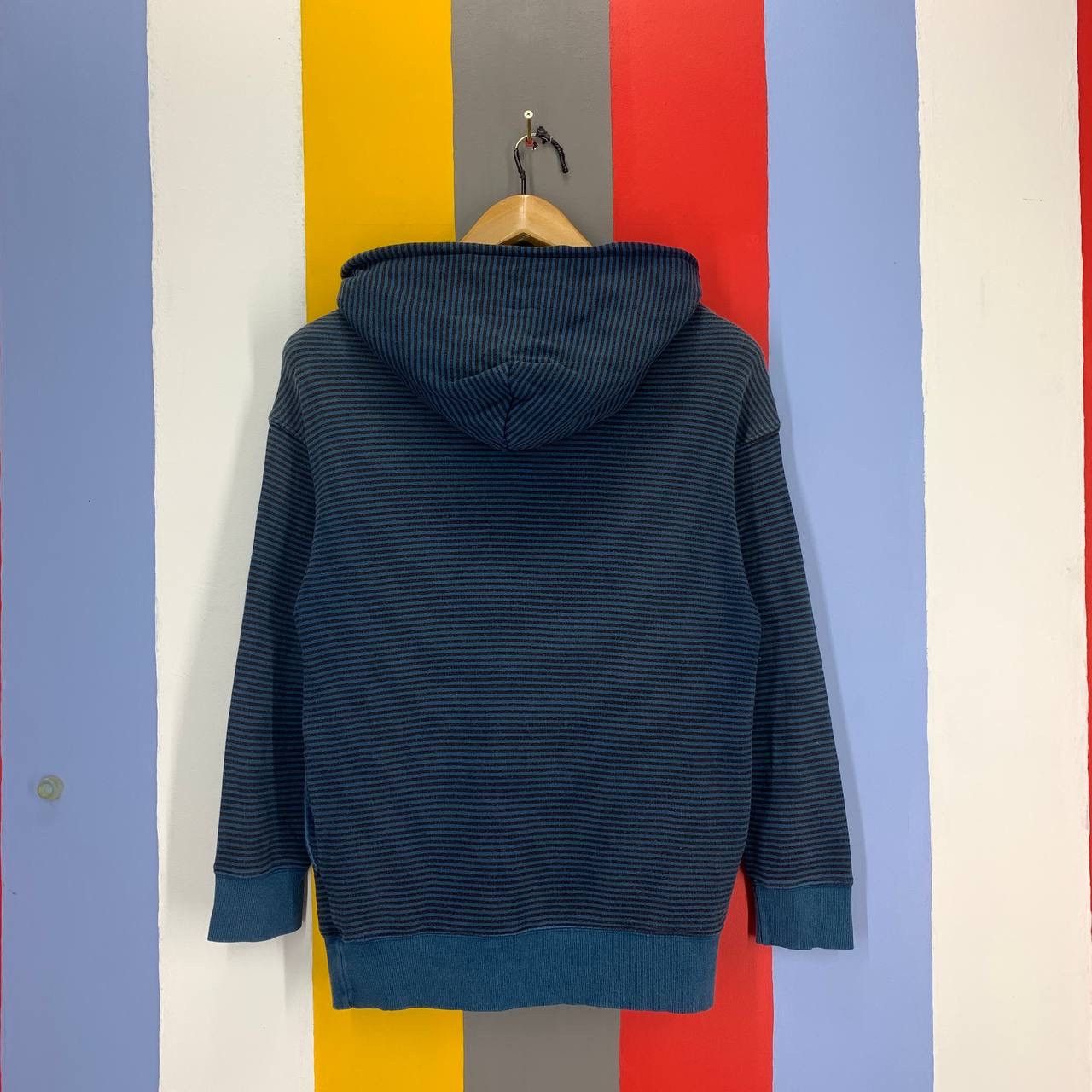 Cartoon Network × Uniqlo PETER RABBIT Stripe Hoodie Pullover #2248/22 Size US S / EU 44-46 / 1 - 10 Thumbnail