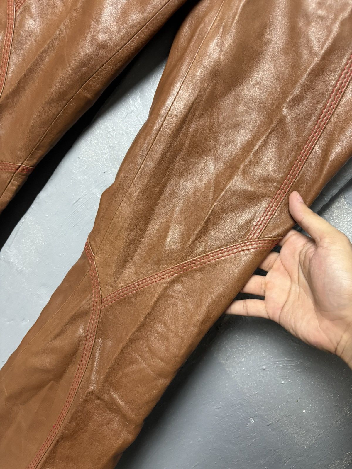 Versace RARE Y2K Versace Buckle Back Genuine Leather Flared Pants Size 28" / US 6 / IT 42 - 4 Thumbnail