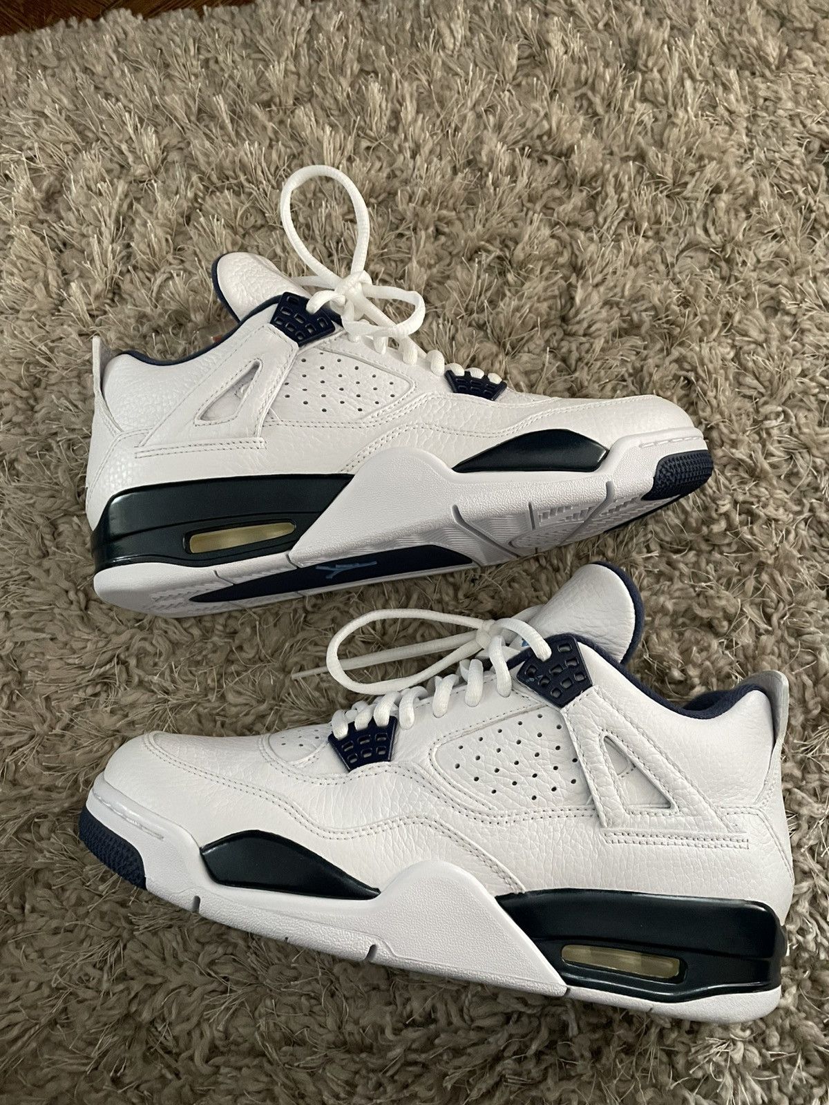 Jordan Brand Jordan 4 Columbia 2015 Release Size US 9 / EU 42 - 2 Thumbnail