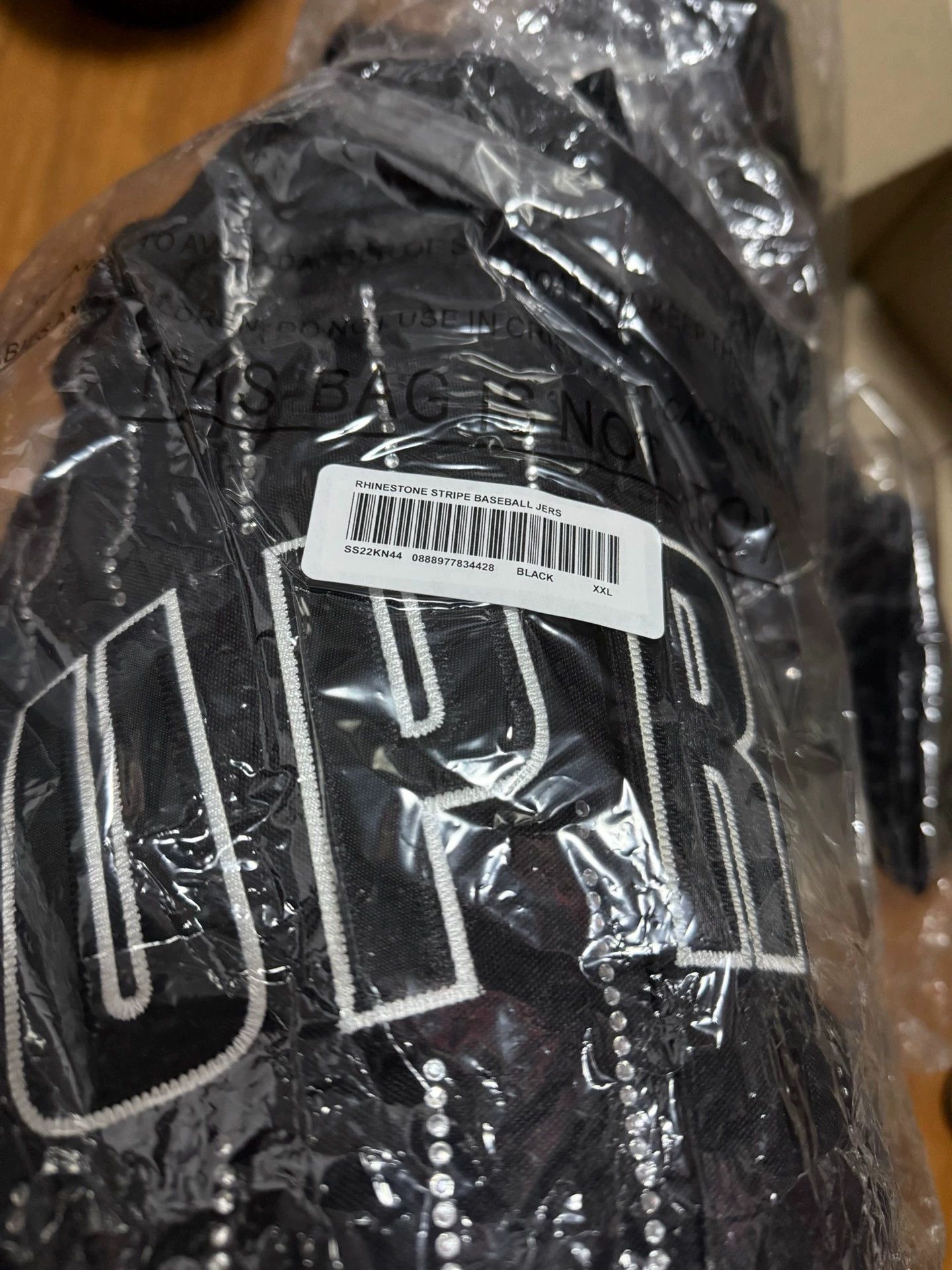 Supreme Supreme SS22W16 Rhinestone Stripe V-neck Tee black xxl Size US XXL / EU 58 / 5 - 3 Thumbnail