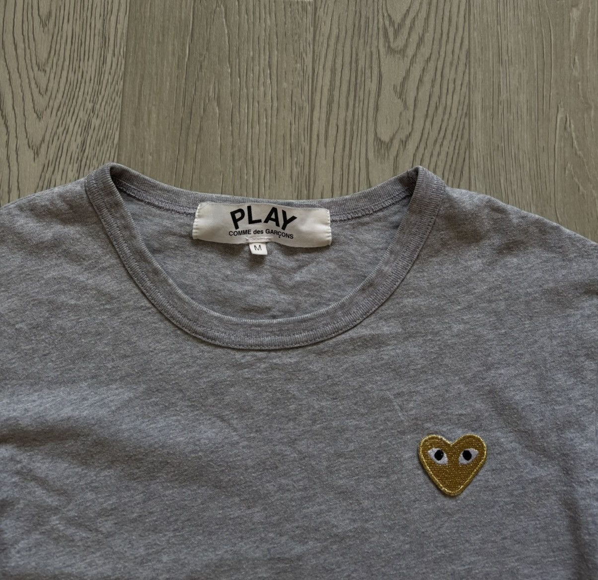 Comme des Garcons × Vintage Vintage Play Comme Des Garcons T Shirt Gold Heart Size M / US 6-8 / IT 42-44 - 2 Thumbnail