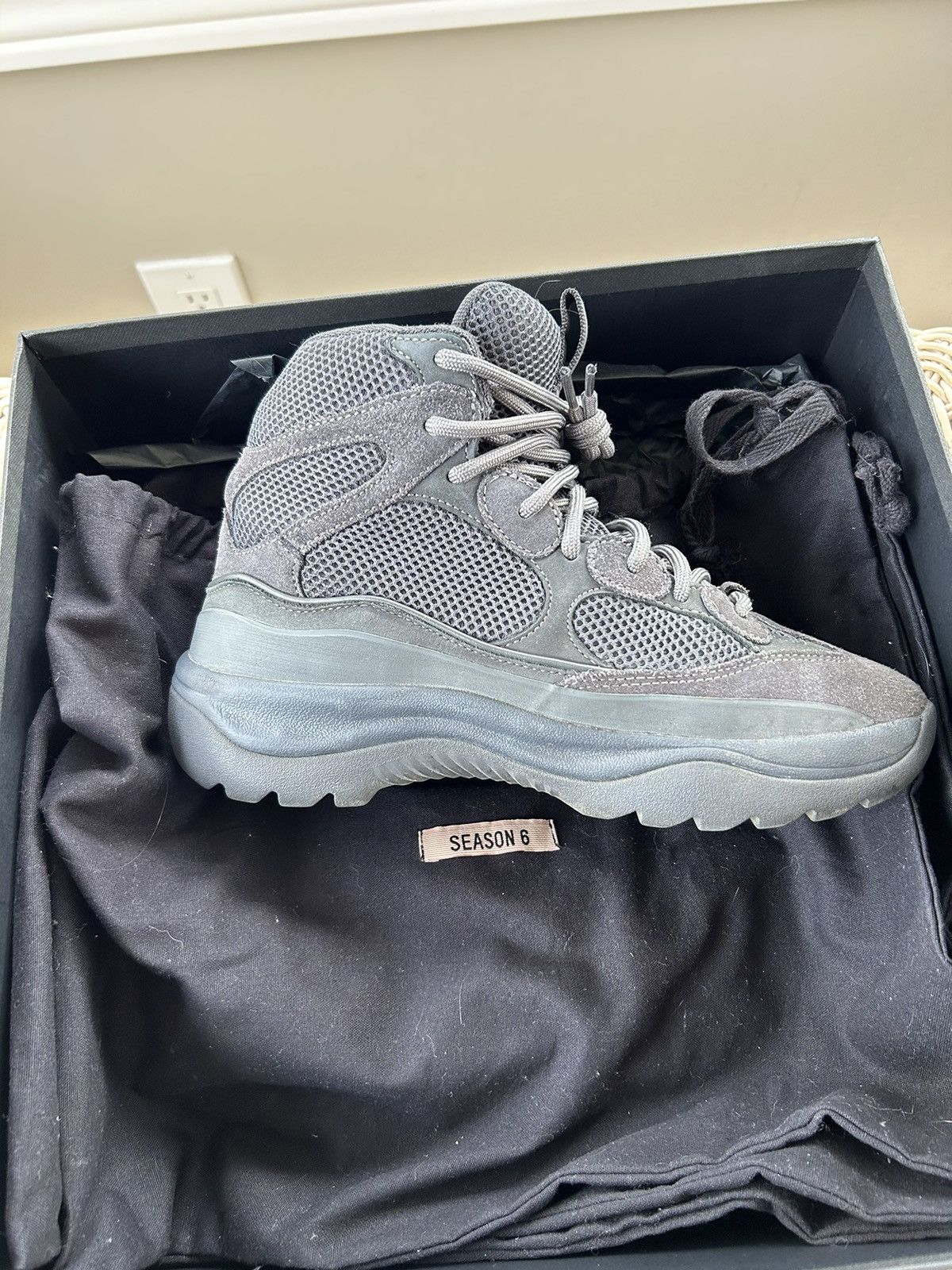 Yeezy Yeezy Desert Boot Graphite Season 6 RARE Size US 9 / EU 42 - 10 Thumbnail