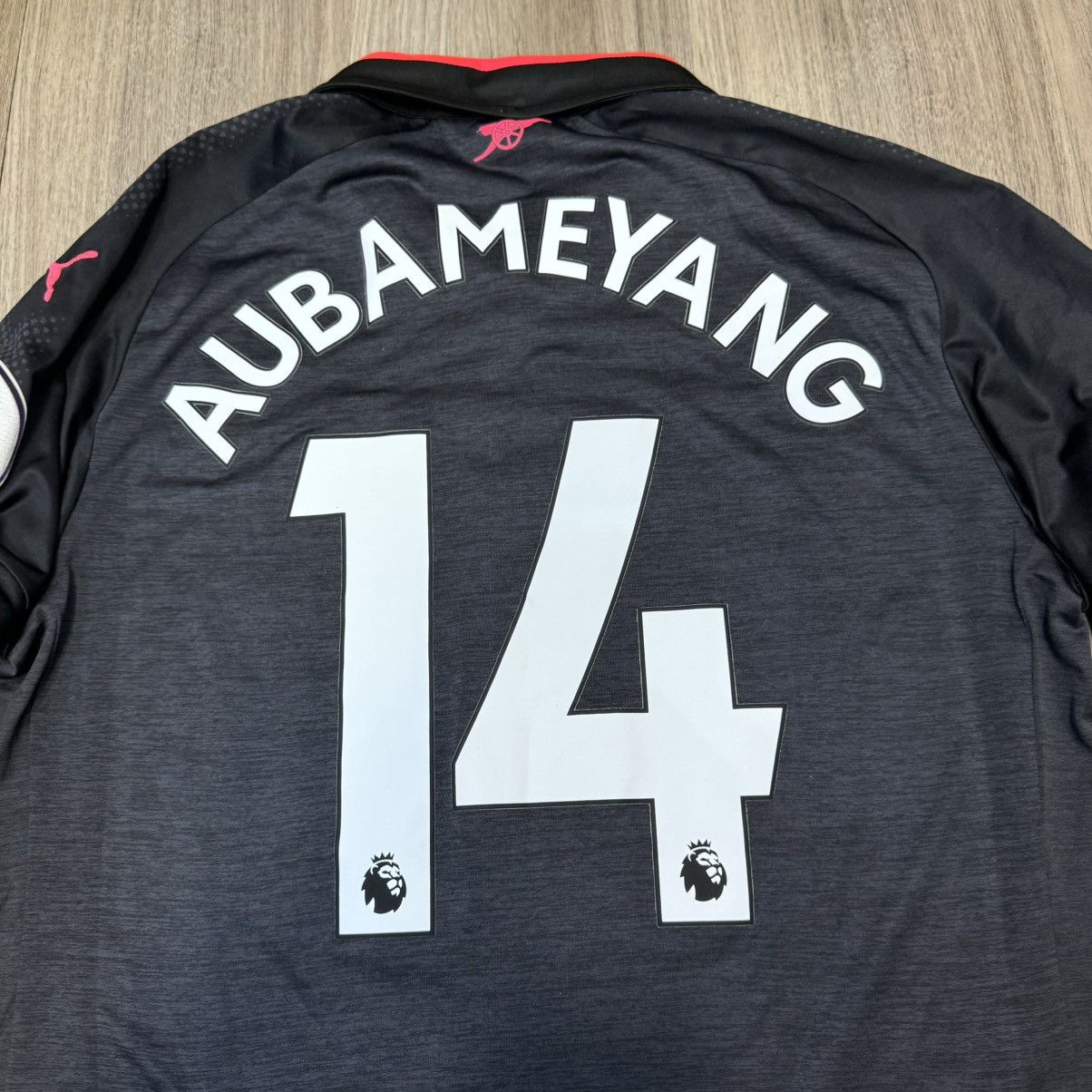 Puma Arsenal 17/18 3rd away #14 Aubameyang Size US M / EU 48-50 / 2 - 7 Thumbnail