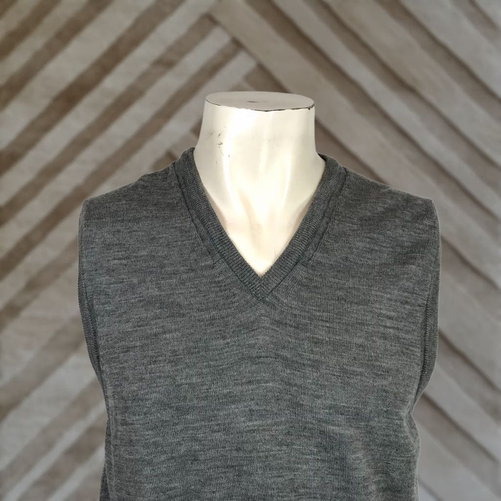 Vintage EXPRESS DESIGN STUDIO Vest Mens L Gray SLEEVELESS NECK MERINO WOOL Size US L / EU 52-54 / 3 - 1 Thumbnail