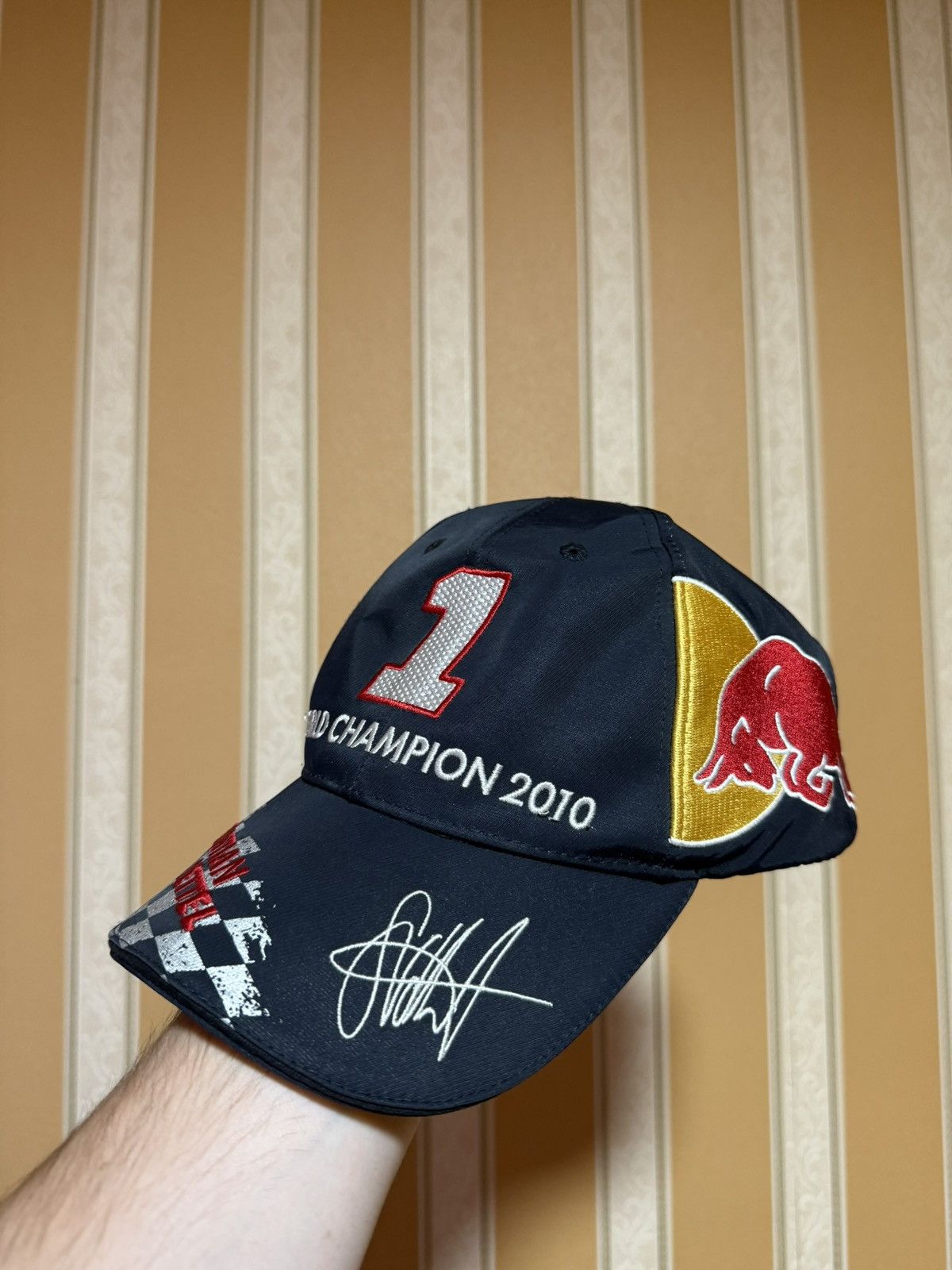 Red Bull Sebastian Vettel Red Bull Racing Cap 2010 World Champion Size ONE SIZE - 2 Thumbnail