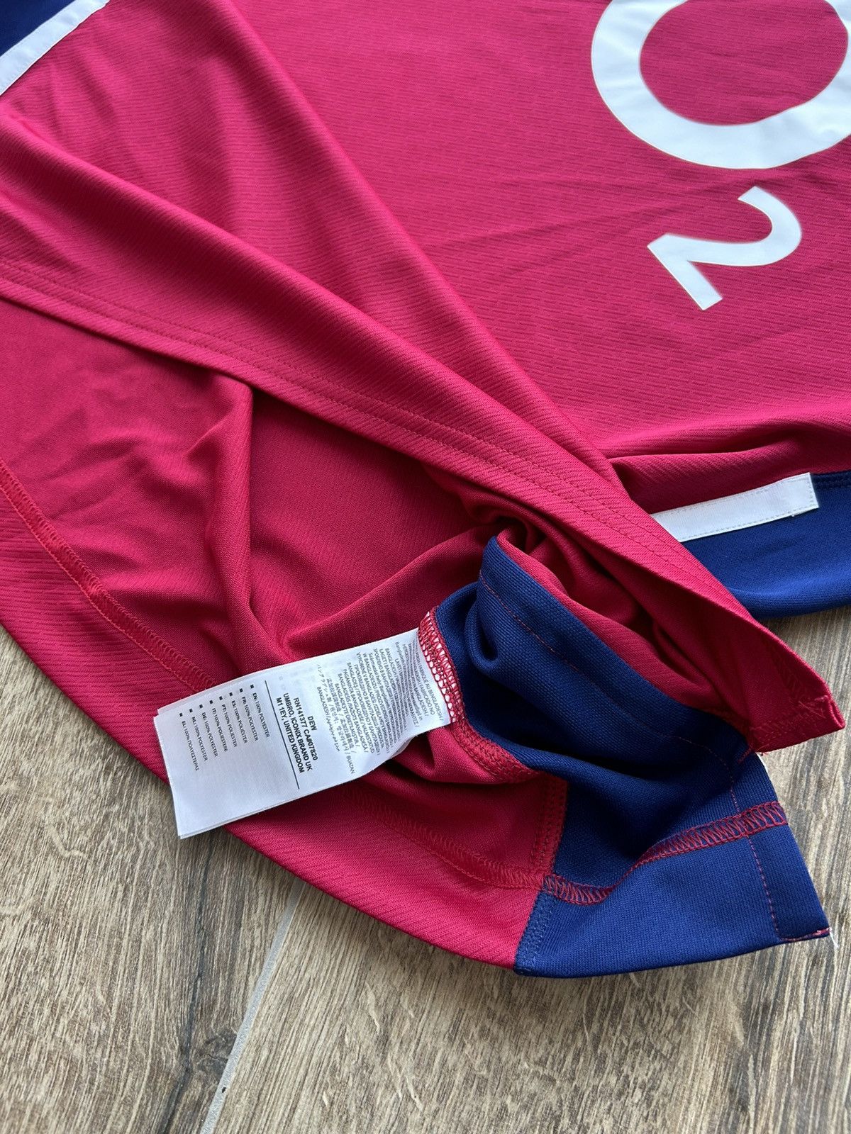 Umbro × Vintage Umbro O2 England rugby jersey mens Size US M / EU 48-50 / 2 - 4 Thumbnail