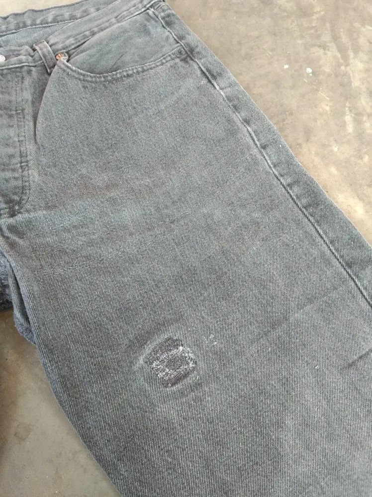 Levi's 90s Vintage Levi's 501 Made In USA Distressed Jeans 32x31 Size US 32 / EU 48 - 8 Thumbnail