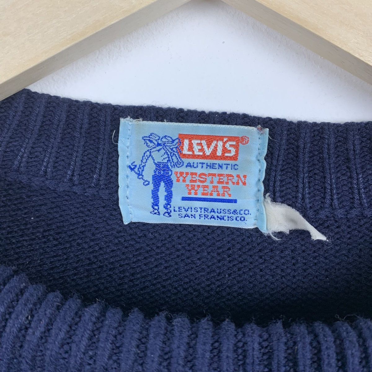 Levi's Vintage Levi’s Wool Knit Sweater Big Logo Embroidered 90’s Size US XL / EU 56 / 4 - 9 Thumbnail
