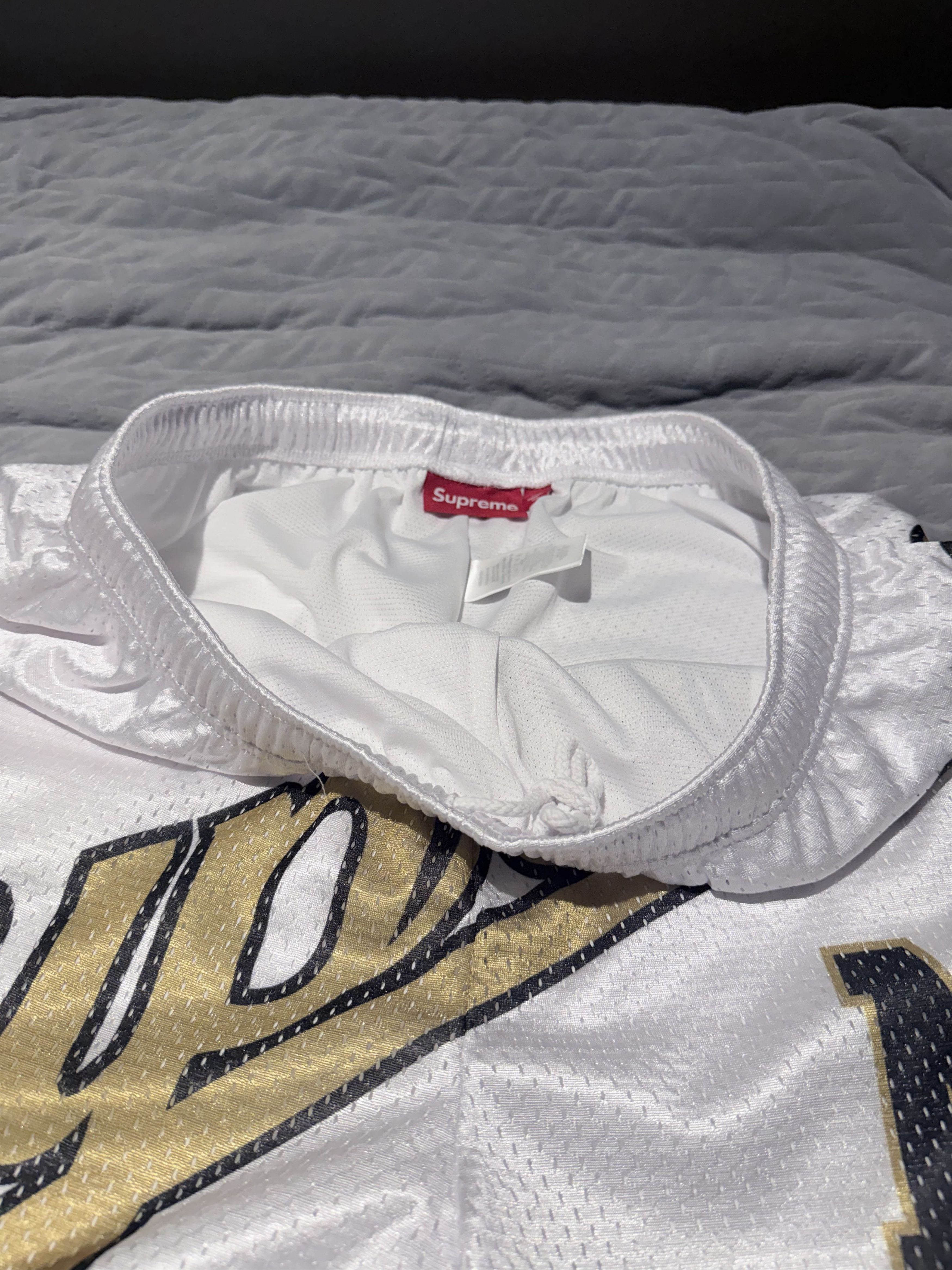 Supreme Supreme NY Script Mesh Basketball Shorts White Gold Size M Size US 32 / EU 48 - 2 Thumbnail